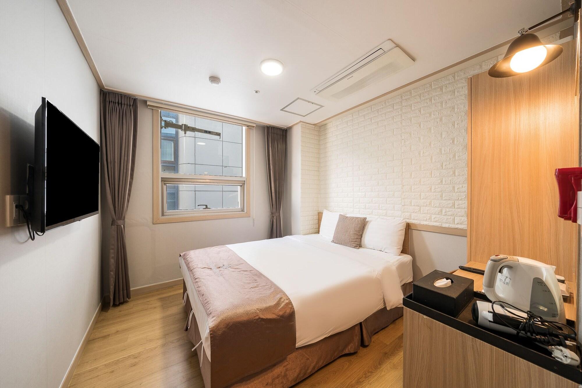 โรงแรม โรงแรมเดอะ สเตย์ มย็องดง 3*