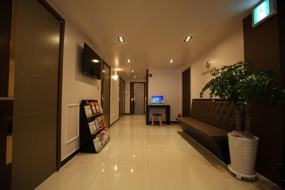 โรงแรมเดอะ สเตย์ มย็องดง